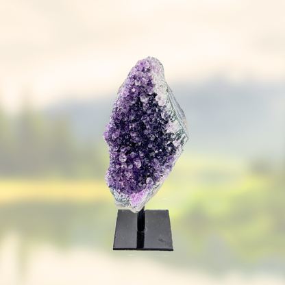 Amethyst‑Stein auf Ständer - Größe S